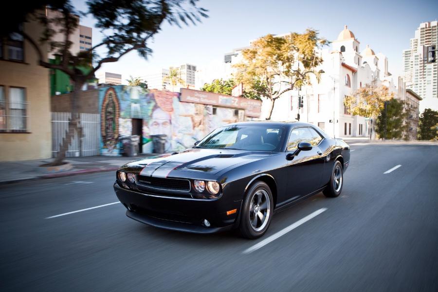 Dodge Challenger R/T 2011 года  (фото 20 из 28)